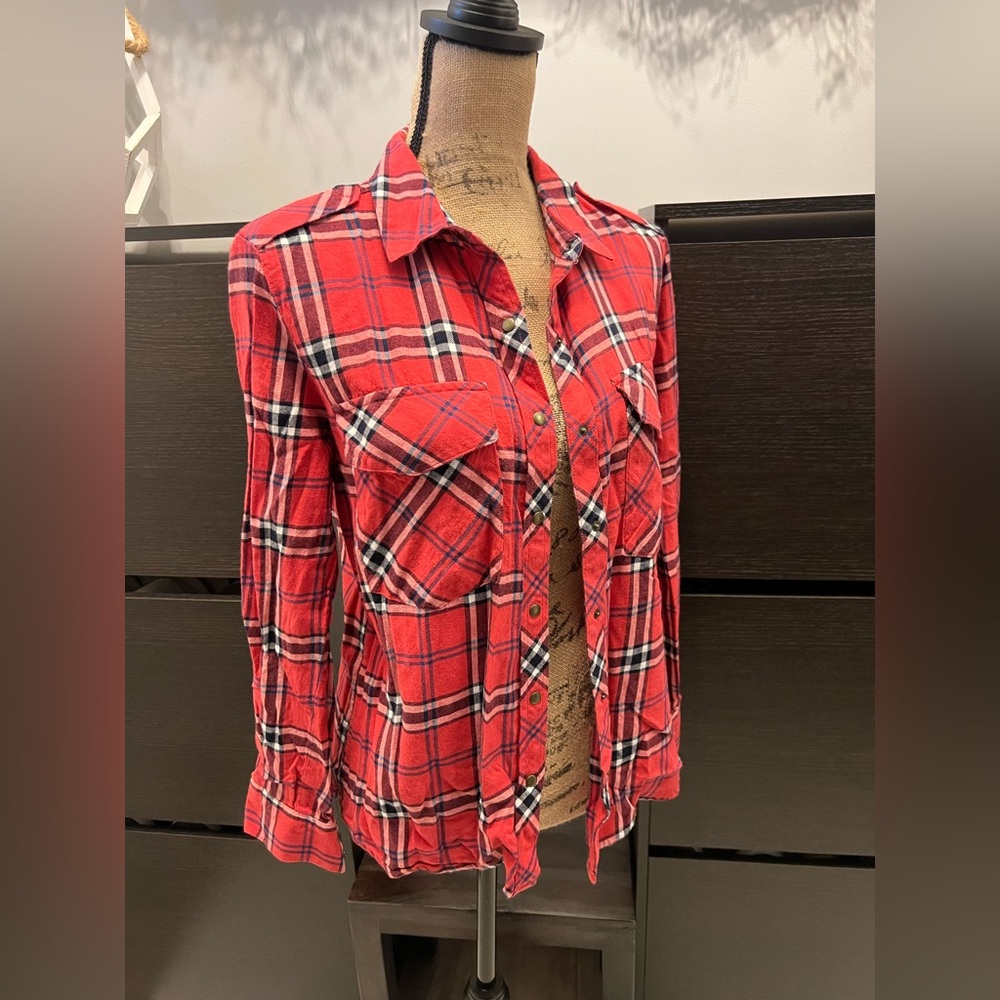 Plaid shirt, size medium, great condition